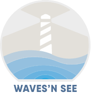 Le logo de Waves'n See avec un phare et la mer.