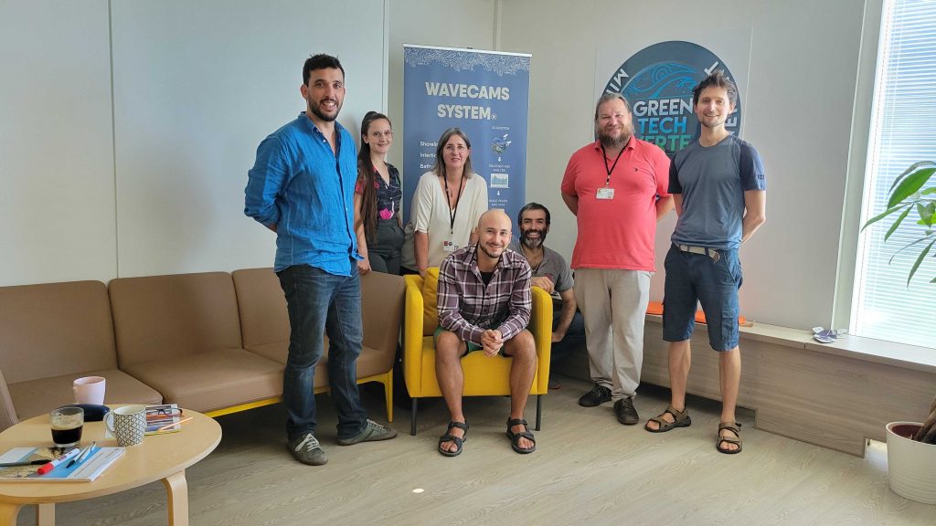 Wavesnsee Team